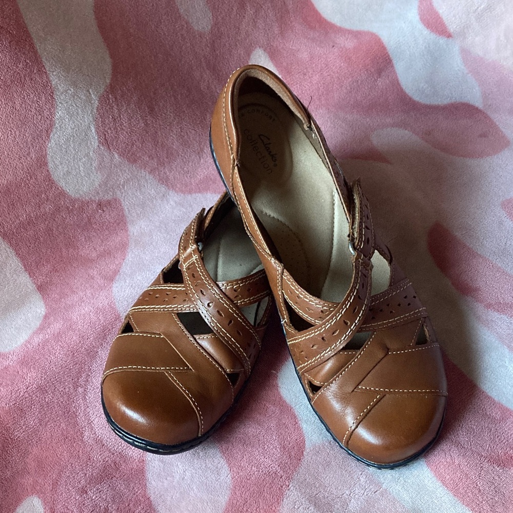 Clarks Tan Leather Ashland Spin Q Shoes